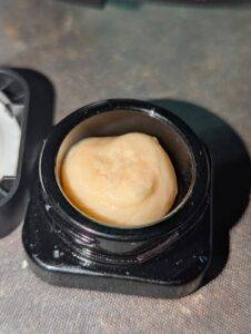 Rezension-Foto 1/3 von "Fabi08" zur Hempli-Produktbewertung "Badder | 85% THCA"